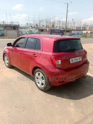 Scion xD Base 2013 Brown
