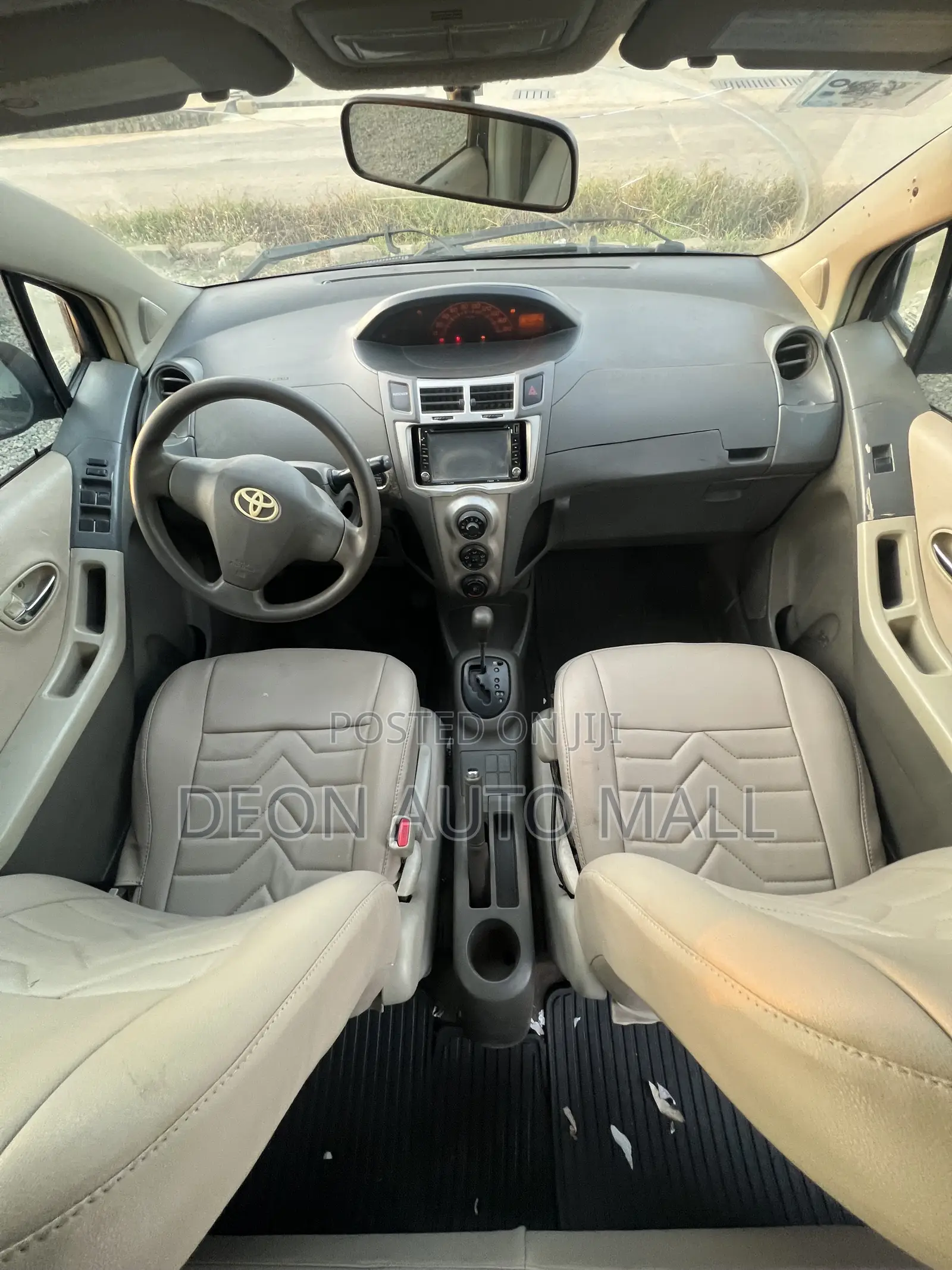 Toyota Vitz 1.0 FWD 5dr 2010 Black