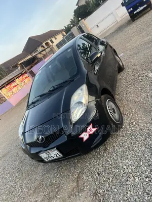 Toyota Vitz 1.0 FWD 5dr 2010 Black