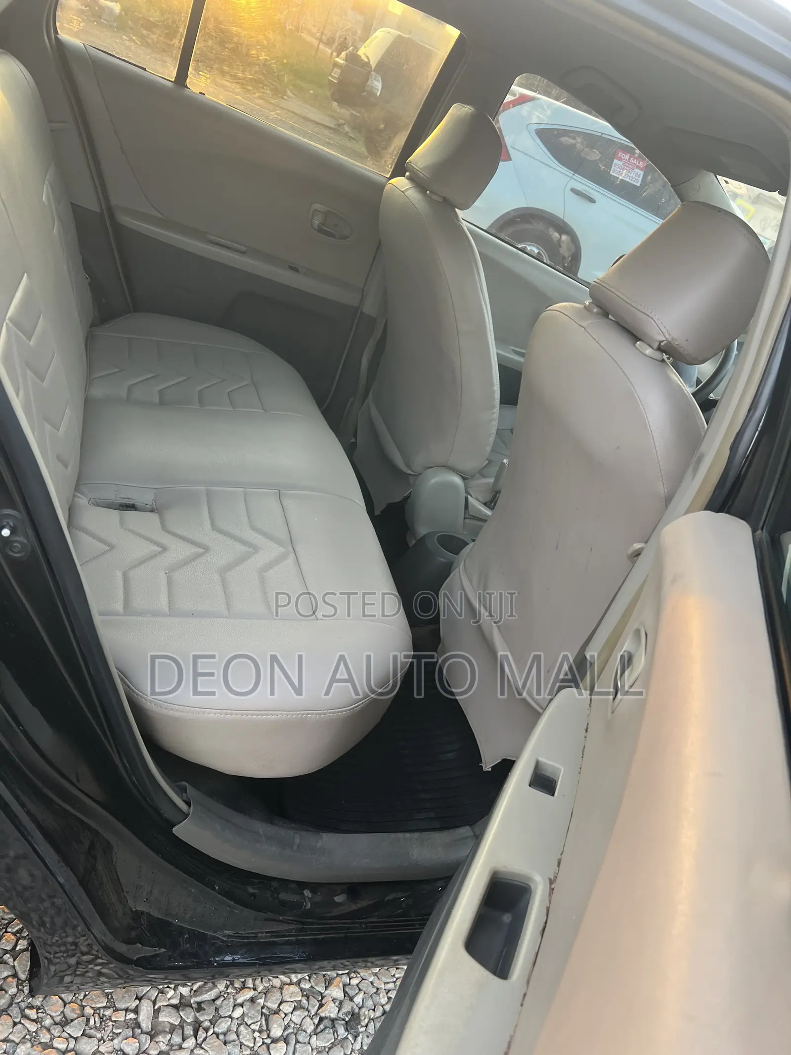 Toyota Vitz 1.0 FWD 5dr 2010 Black