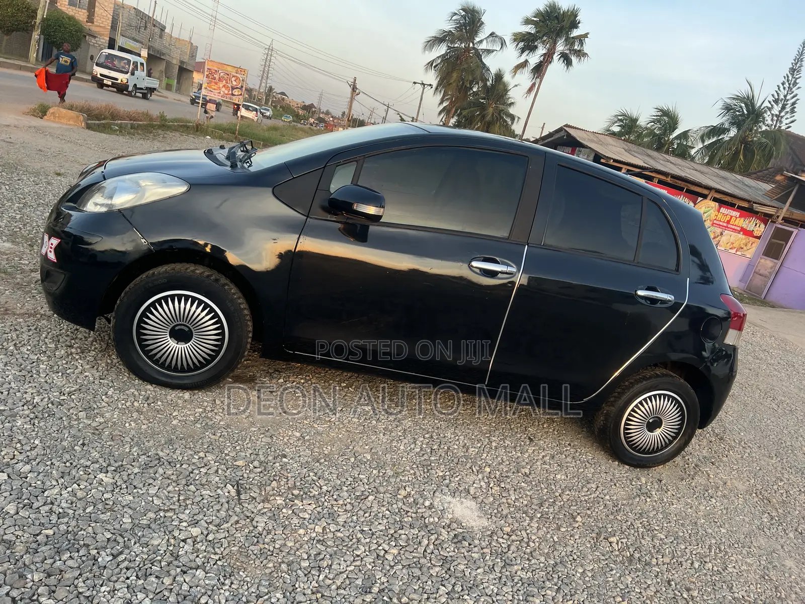 Toyota Vitz 1.0 FWD 5dr 2010 Black