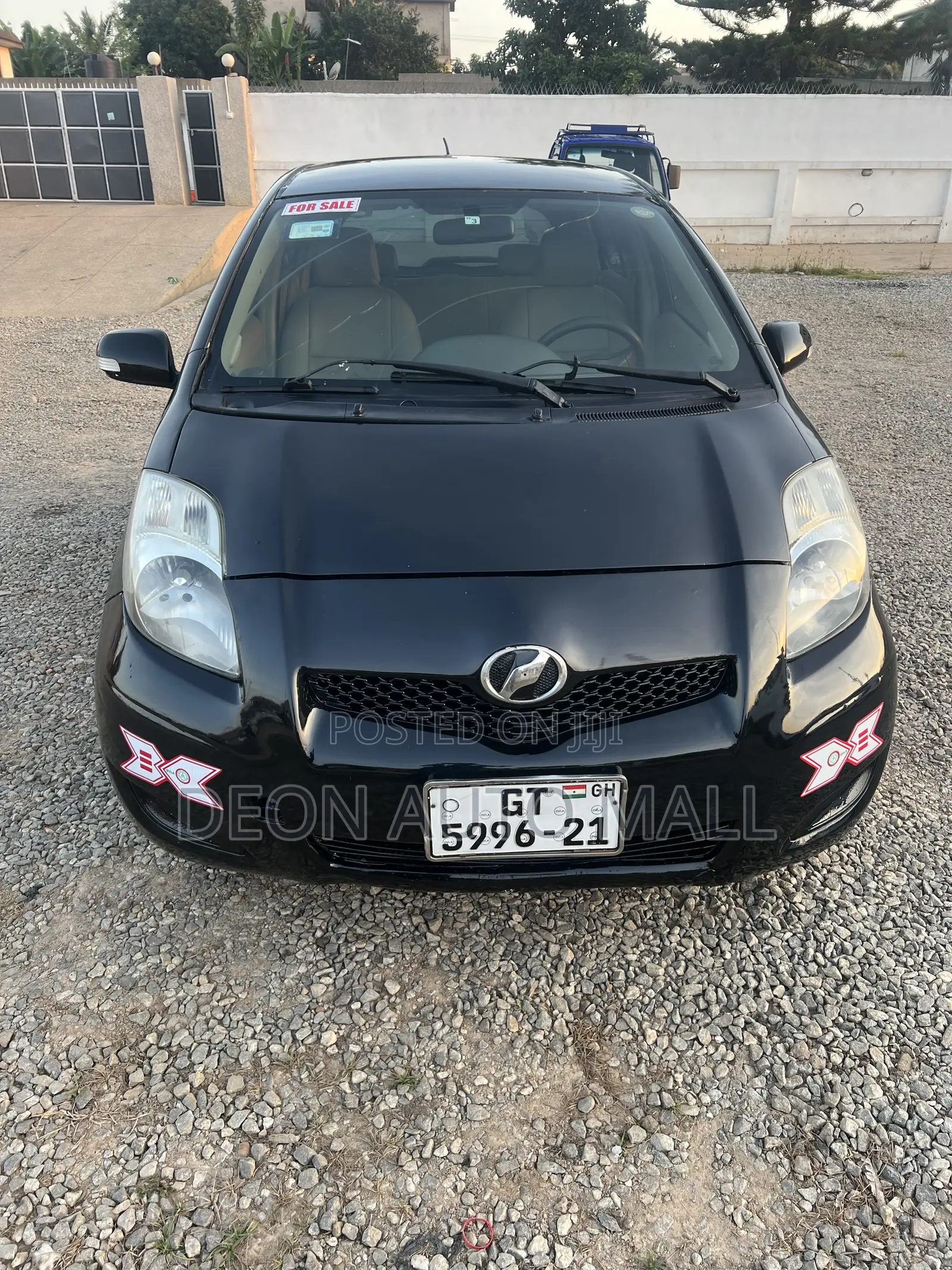 Toyota Vitz 1.0 FWD 5dr 2010 Black