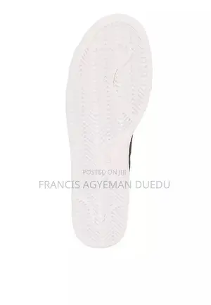 NikeCourt Royale