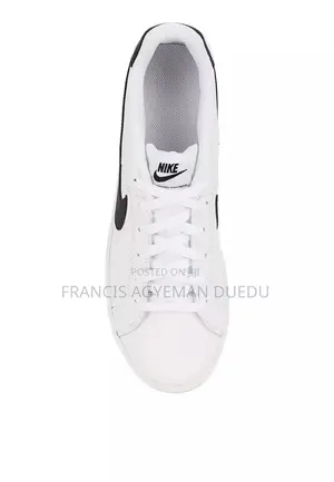 NikeCourt Royale