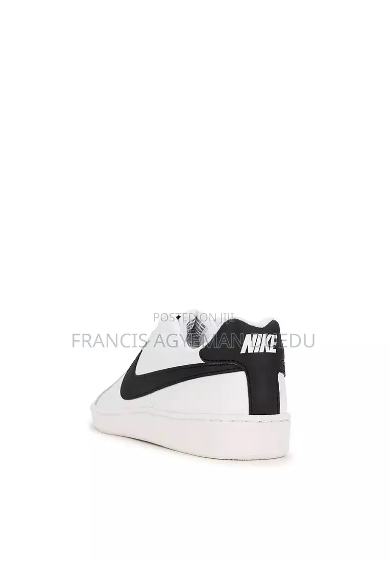 NikeCourt Royale