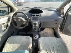 Toyota Vitz 2010