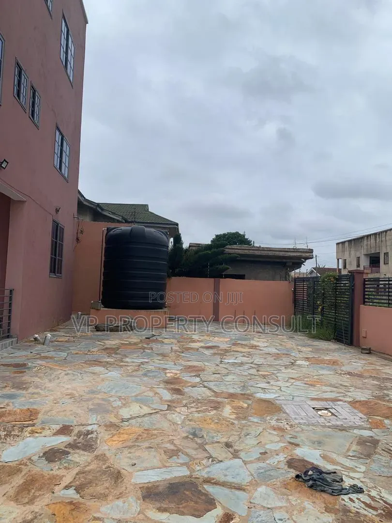 2bdrm Apartment in Baatsona Total for rent