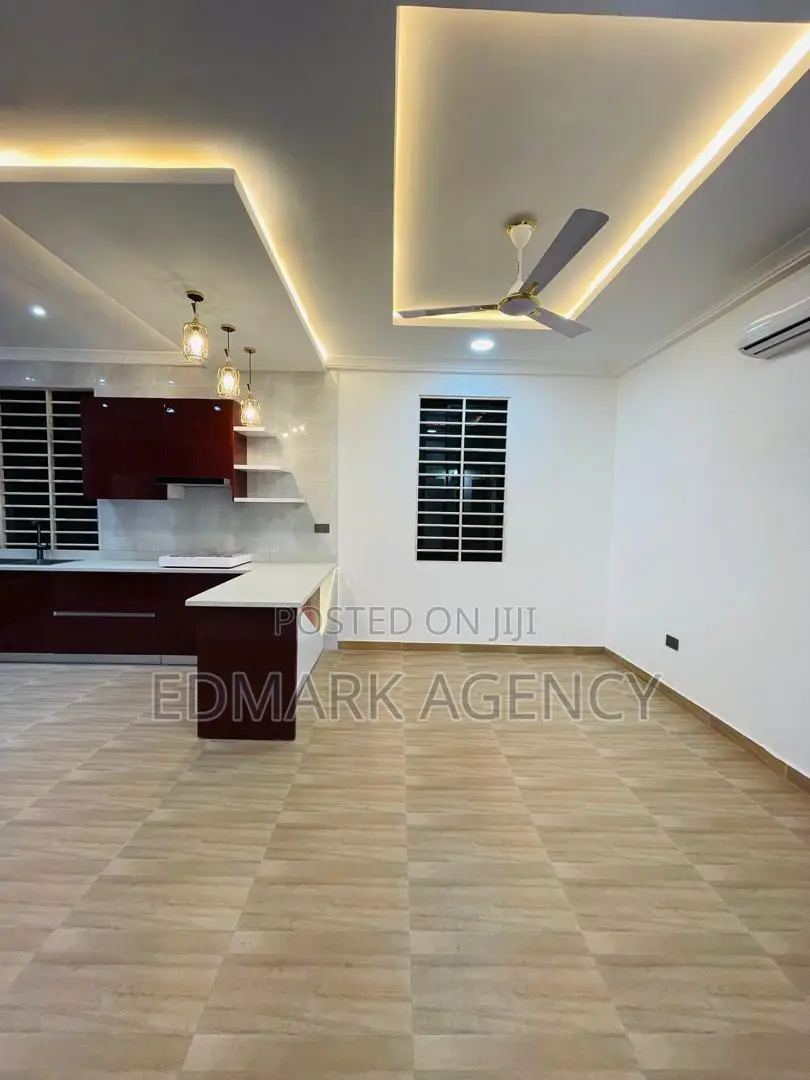 4bdrm House in Oyerifa, Accra Metropolitan for sale