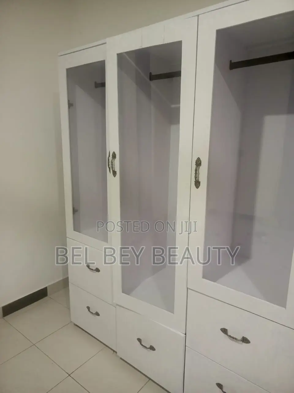 Wardrobe for Pick Up in Adenta