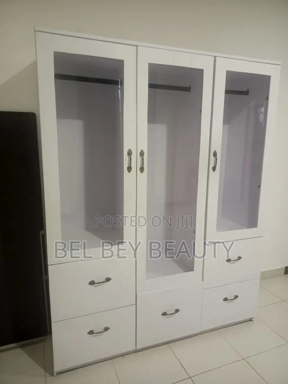 Wardrobe for Pick Up in Adenta