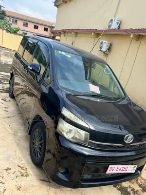 Toyota Voxy 2011 Black