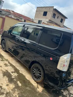 Toyota Voxy 2011 Black