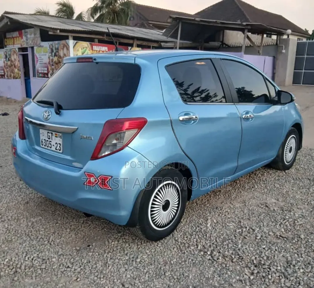 Toyota Vitz 2013 Blue