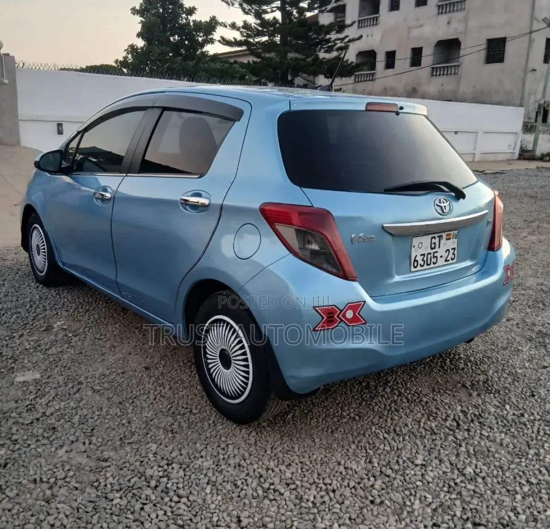 Toyota Vitz 2013 Blue