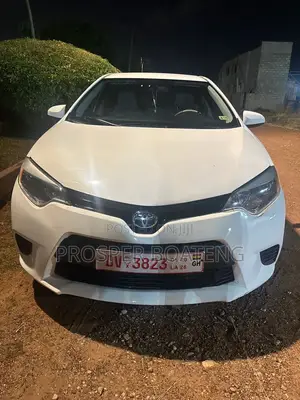 Toyota Corolla LE 4dr Sedan (1.8L 4cyl CVT) 2016 White