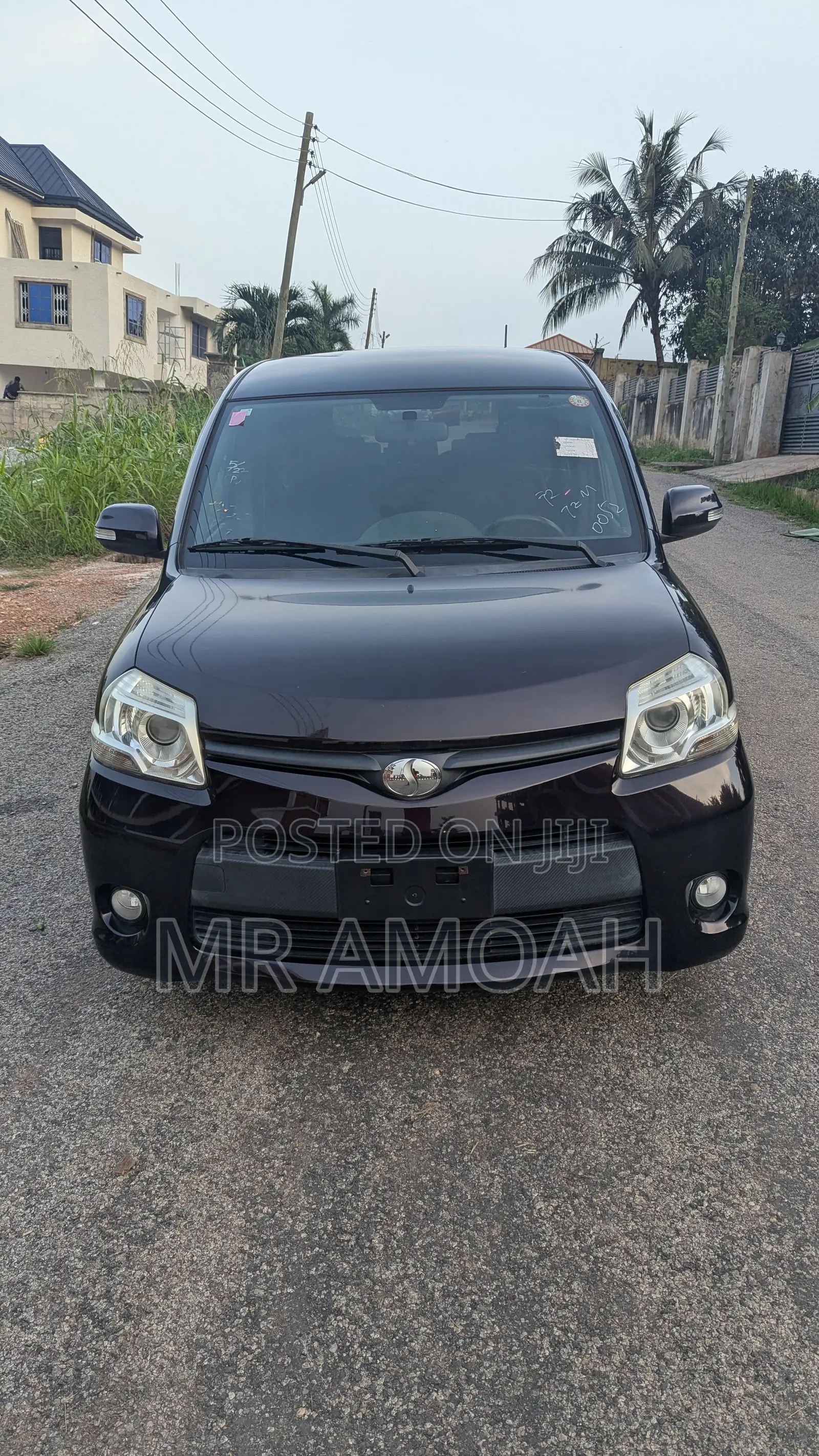 Toyota Sienta 2013