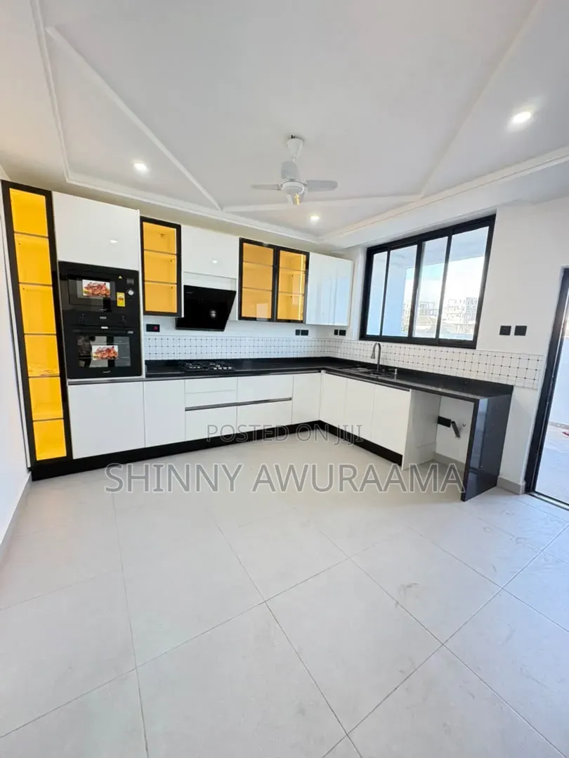 4bdrm House in Spintex Road Manet for sale