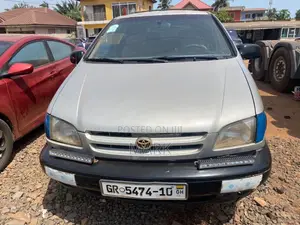 Toyota Sienna 2000 Silver