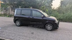 Toyota Sienta 2013