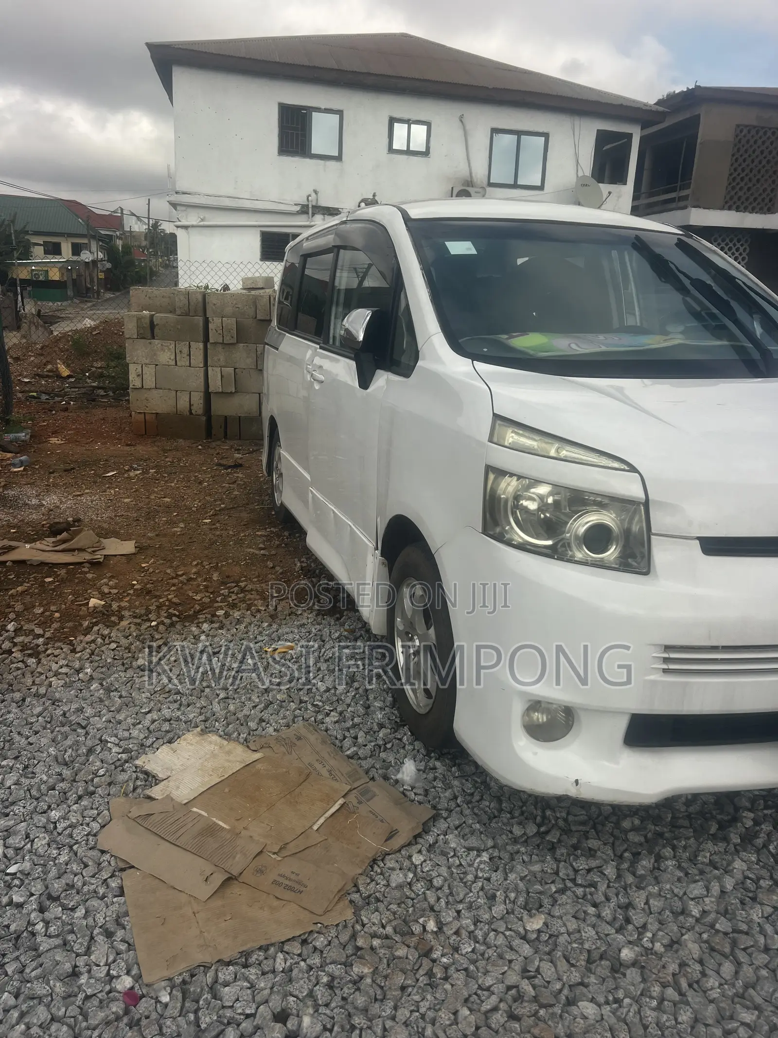 Toyota Voxy 2013 Silver