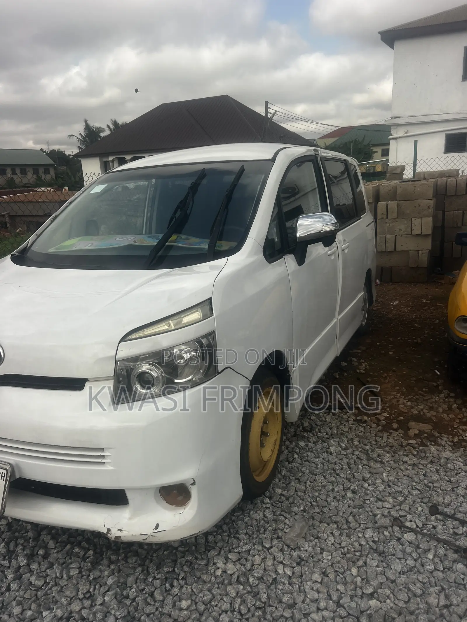 Toyota Voxy 2013 Silver