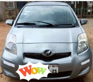 Toyota Vitz 1.5 FWD 5dr 2010 Gray