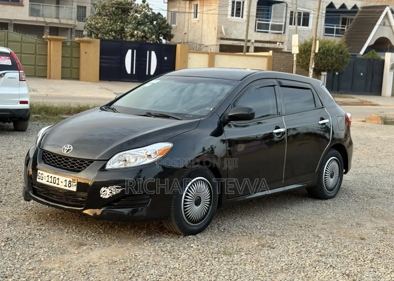 Toyota Matrix S Hatchback AWD (2.4L 4cyl 4A) 2010 Black