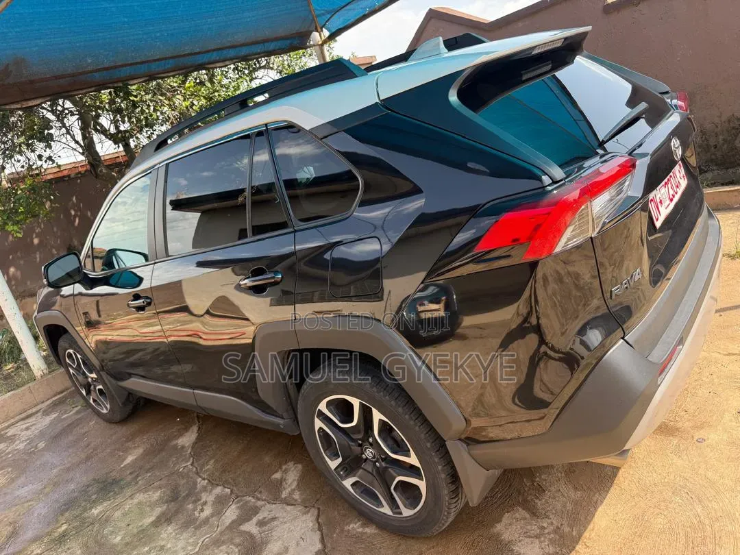 Toyota RAV4 Limited AWD 2023 Black