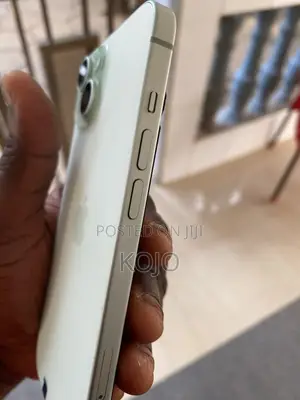 Apple iPhone 15 128 GB Green