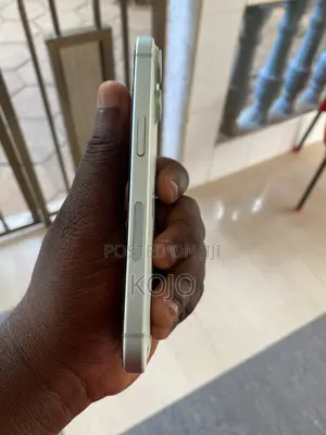 Apple iPhone 15 128 GB Green