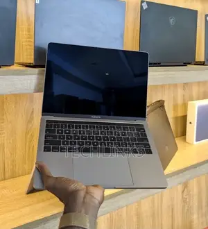 Laptop Apple MacBook Pro 2017 8GB Intel Core i5 SSD 256GB