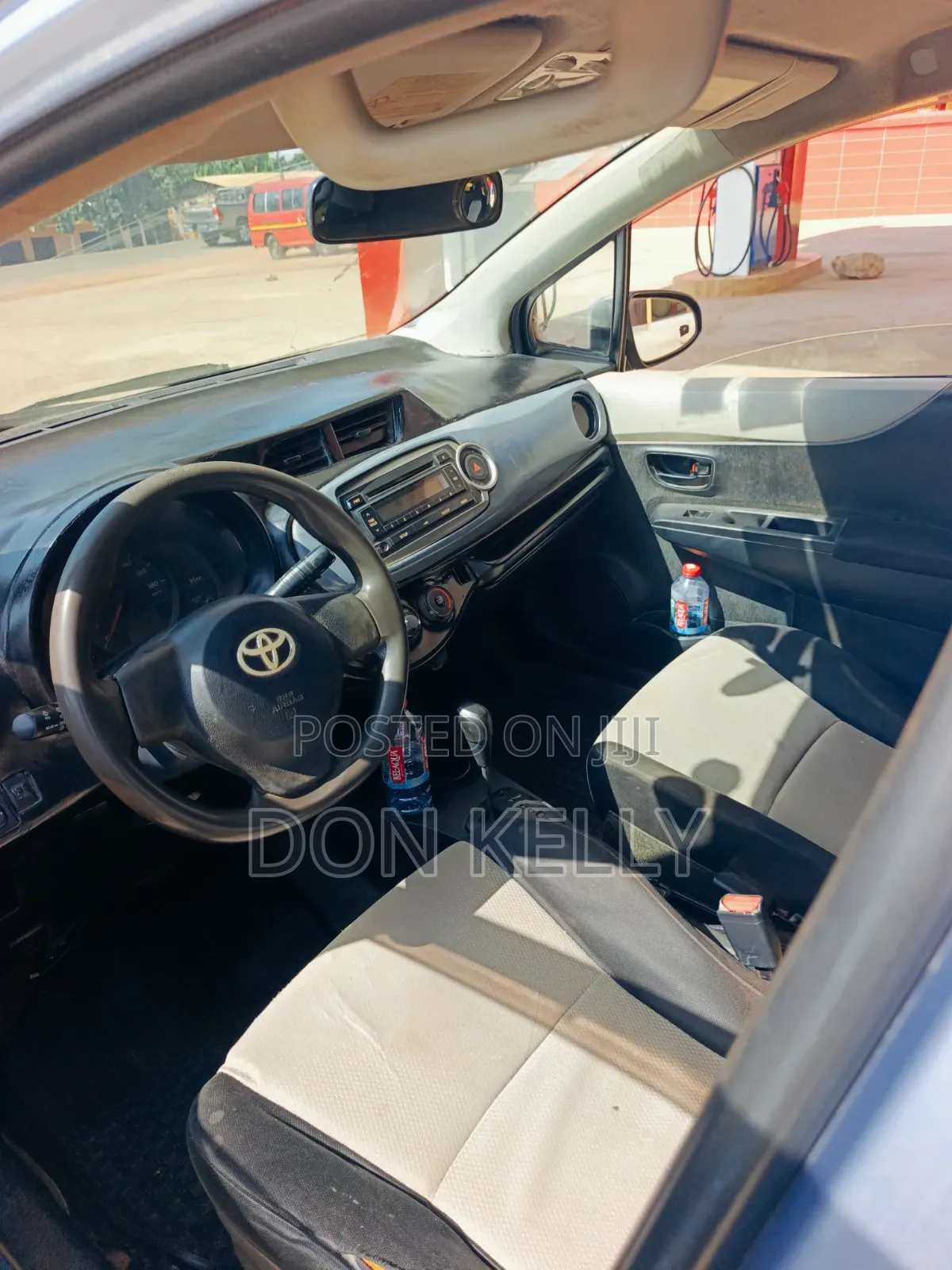 Toyota Vitz 1.3 AWD 5dr 2012 Blue