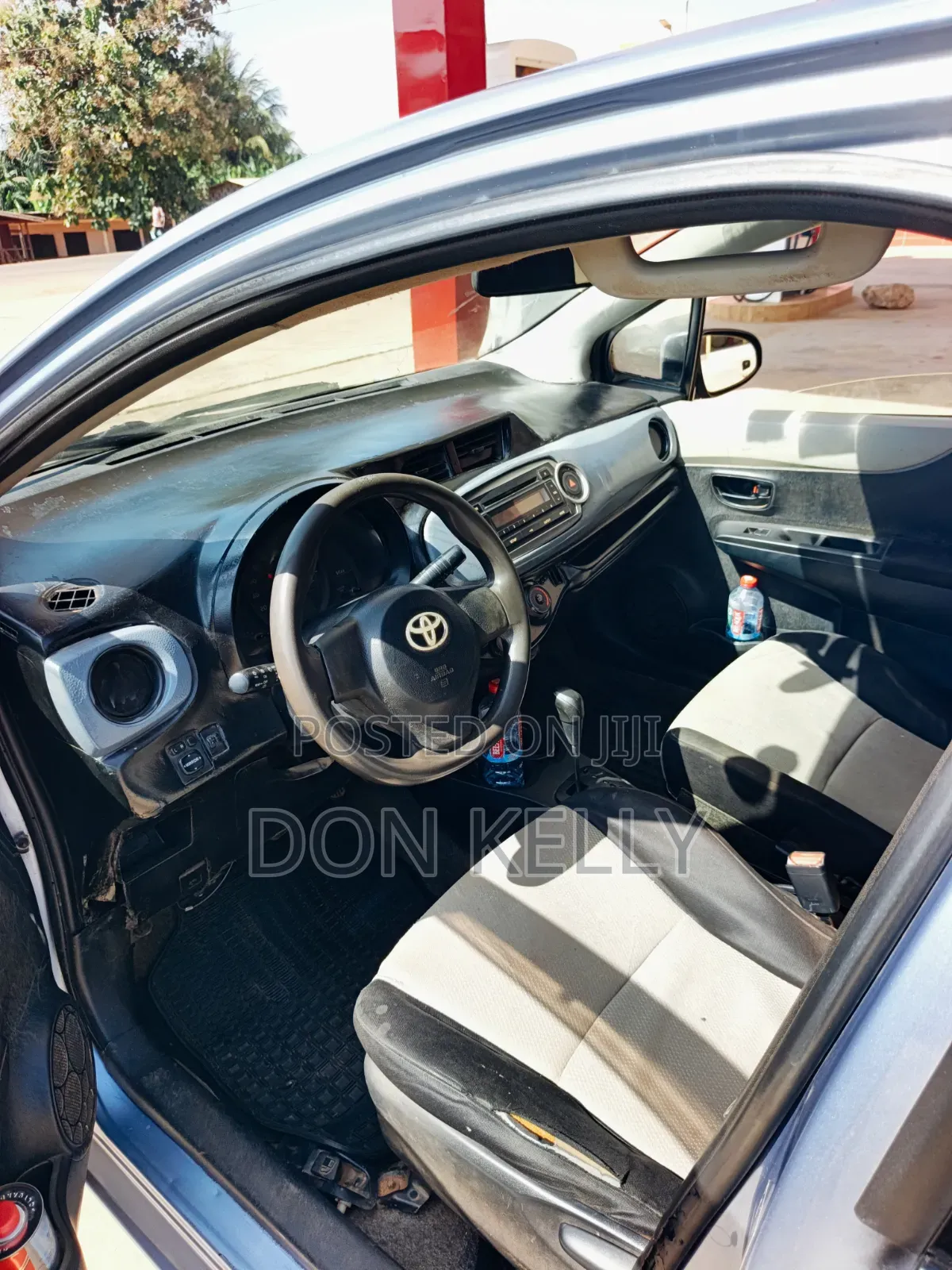 Toyota Vitz 1.3 AWD 5dr 2012 Blue