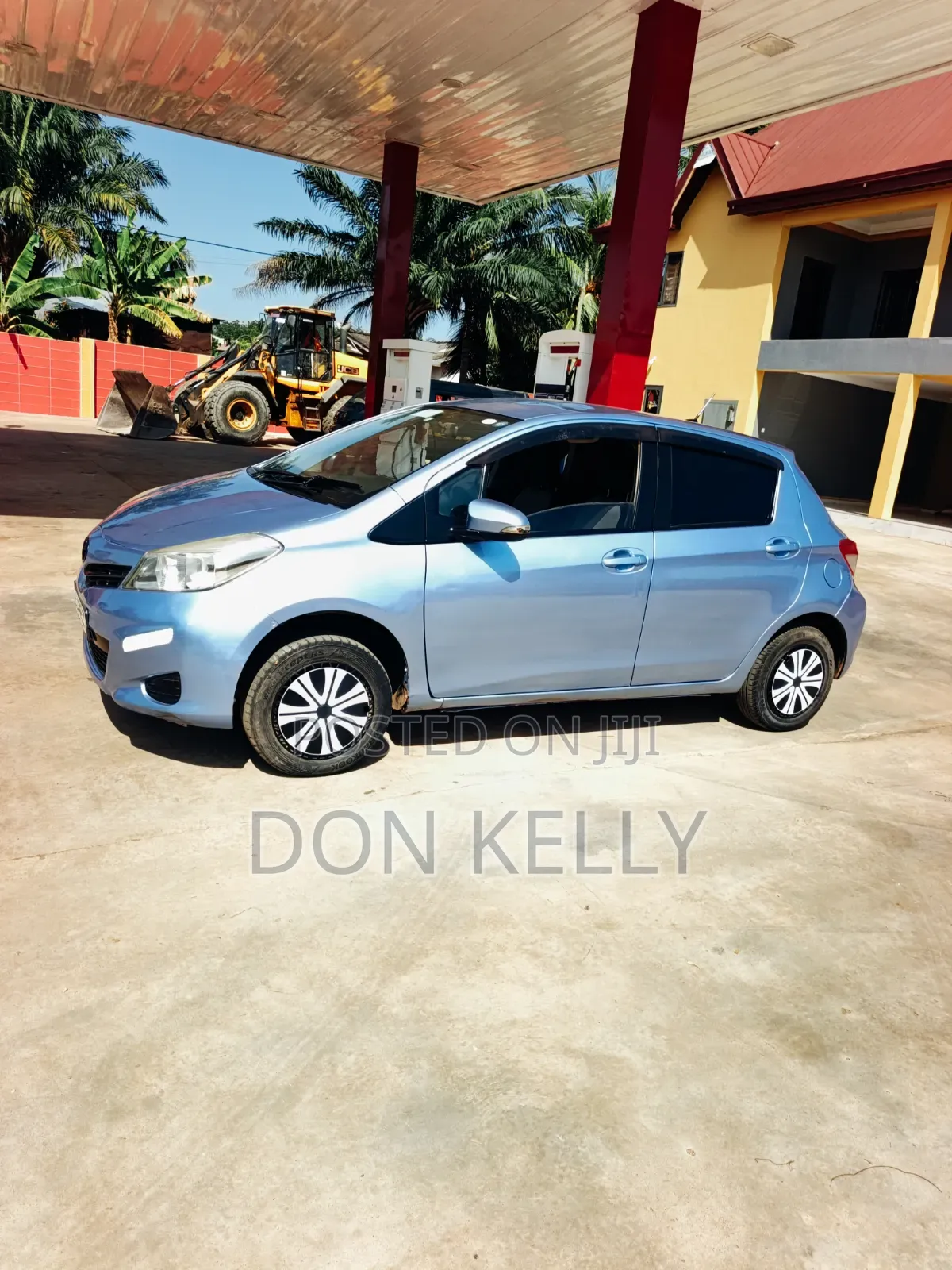 Toyota Vitz 1.3 AWD 5dr 2012 Blue