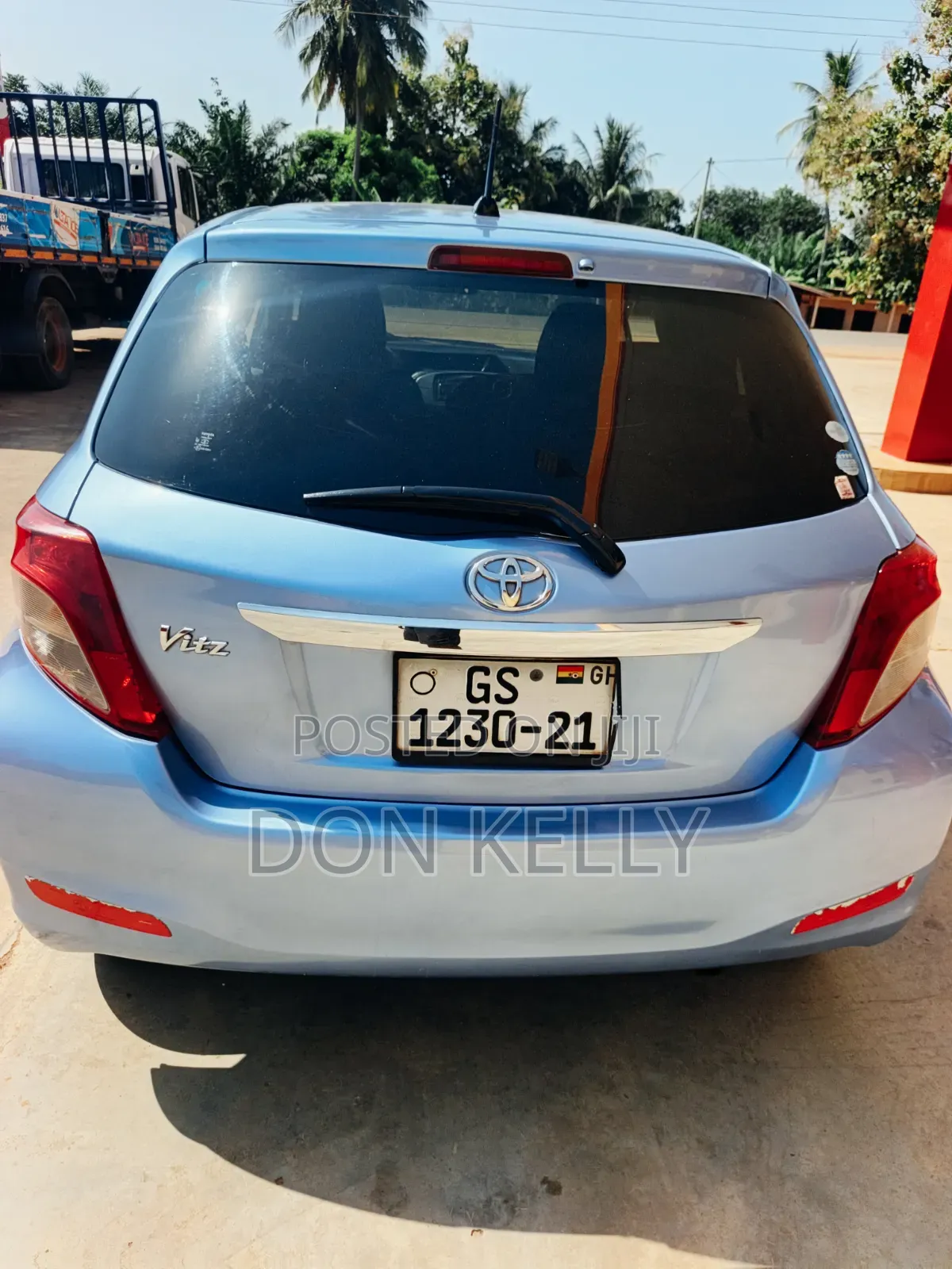 Toyota Vitz 1.3 AWD 5dr 2012 Blue