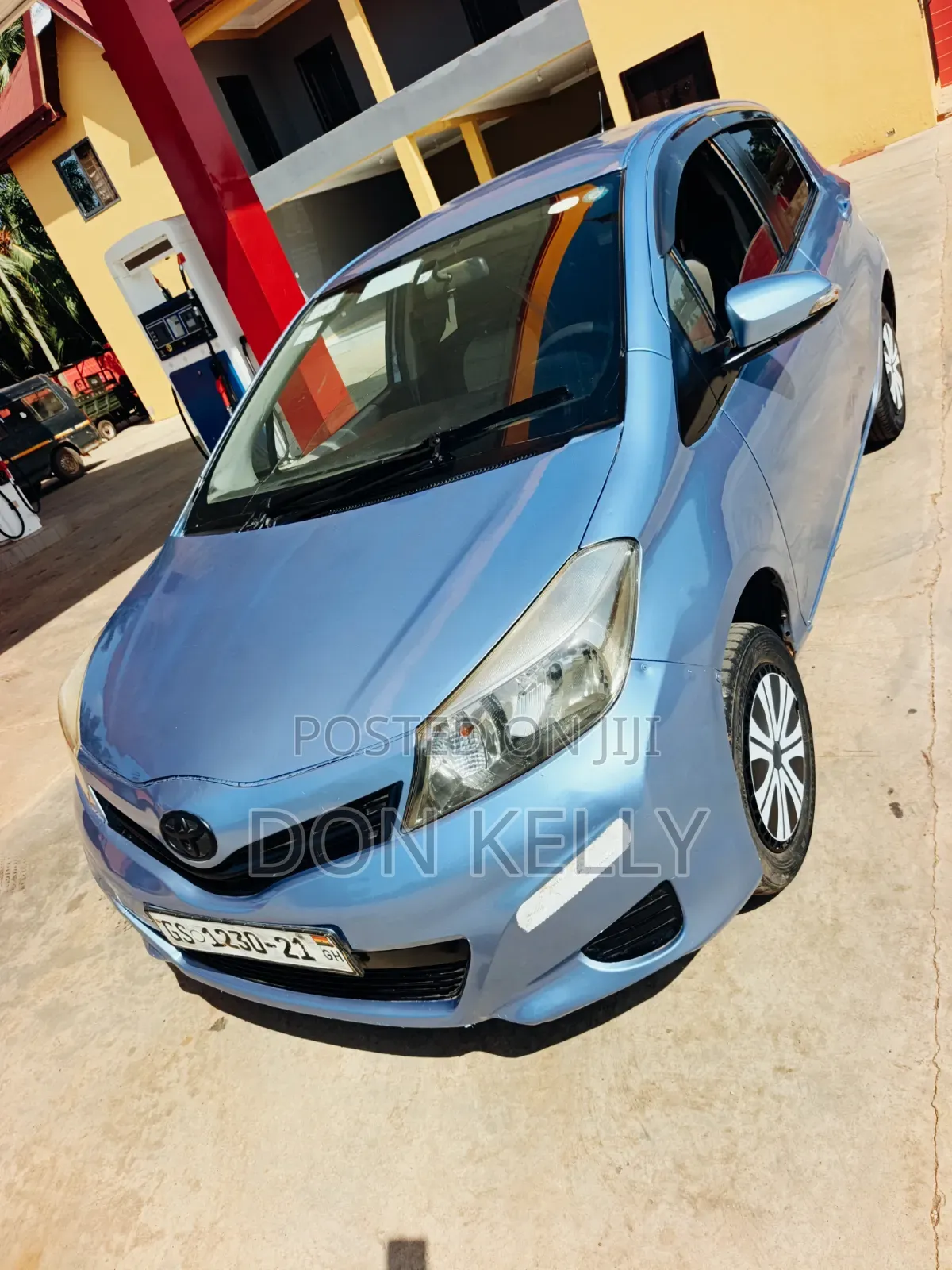 Toyota Vitz 1.3 AWD 5dr 2012 Blue