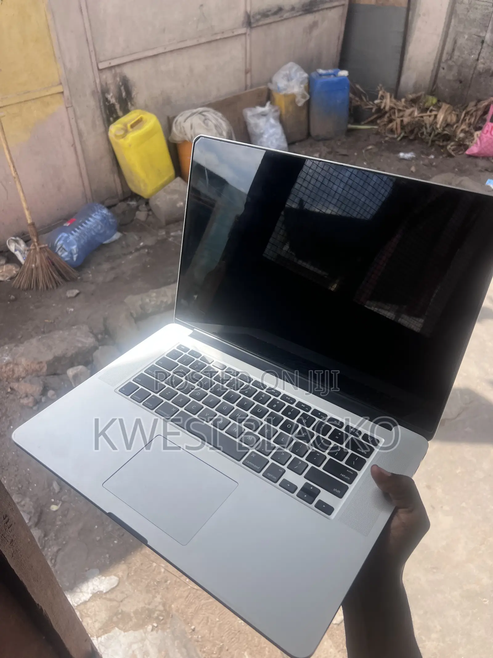 New Laptop Apple MacBook Pro 2015 16GB Intel Core i7 SSD 512GB