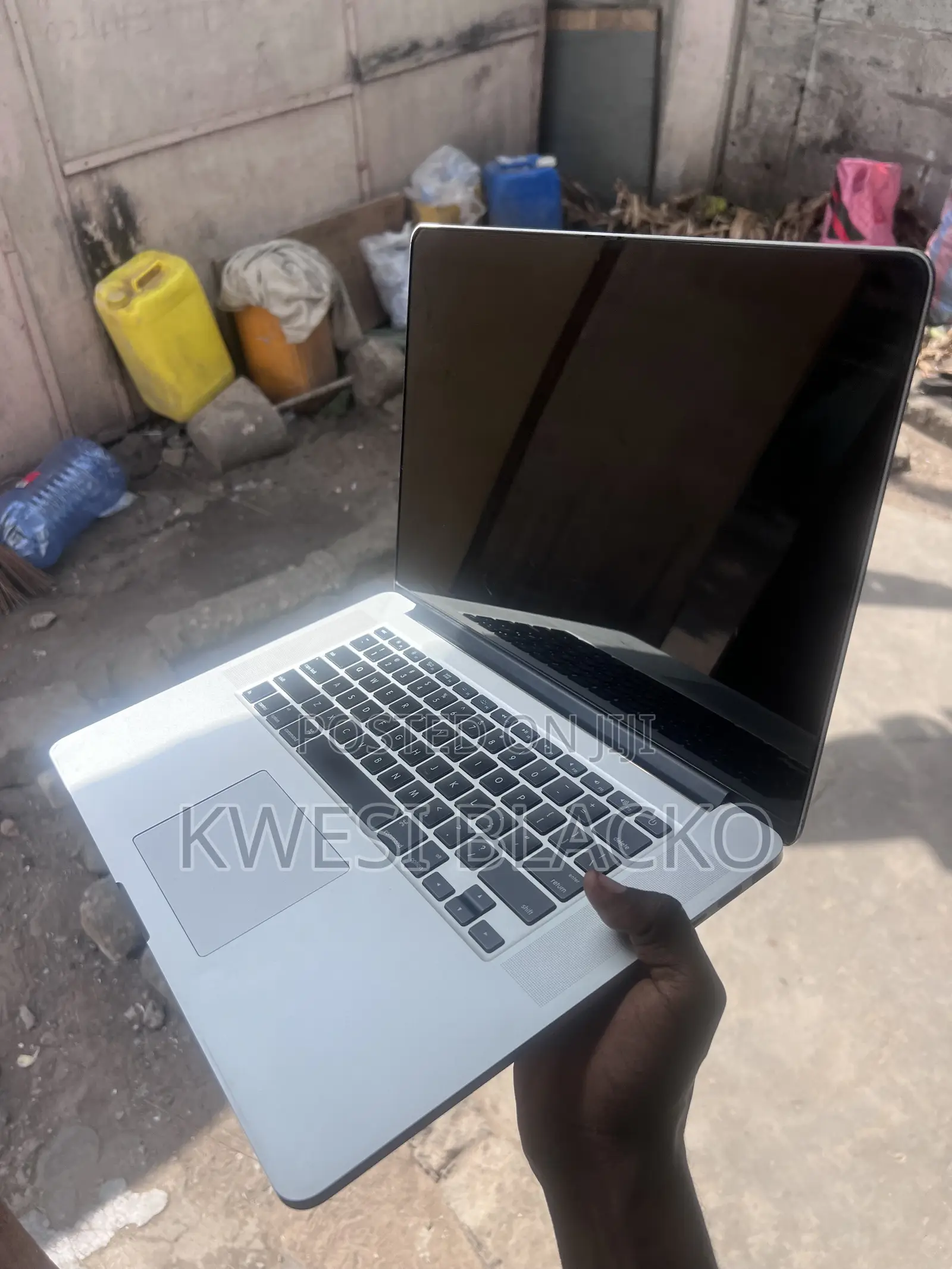New Laptop Apple MacBook Pro 2015 16GB Intel Core i7 SSD 512GB