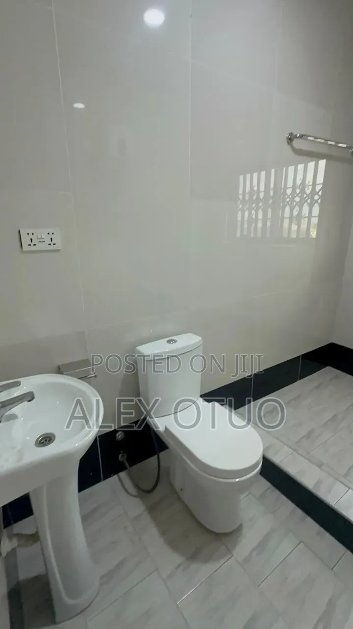 3bdrm Apartment in Alex Otuo Properties, Kumasi Metropolitan for rent