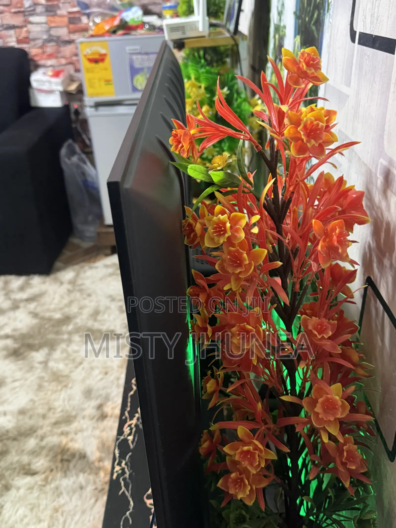Hisense 45 Inches TV