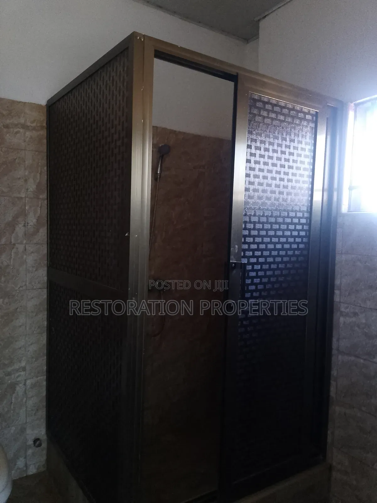 1bdrm Apartment in Adenta Housing, Commandos for rent