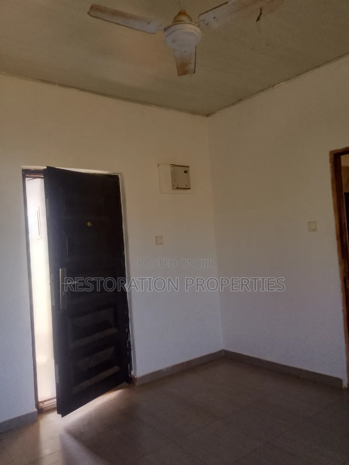 1bdrm Apartment in Adenta Housing, Commandos for rent