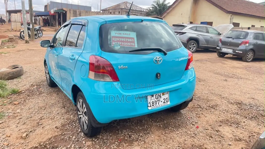 Toyota Vitz 1.3 FWD 5dr 2010 Blue