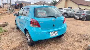 Toyota Vitz 1.3 FWD 5dr 2010 Blue