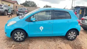 Toyota Vitz 1.3 FWD 5dr 2010 Blue