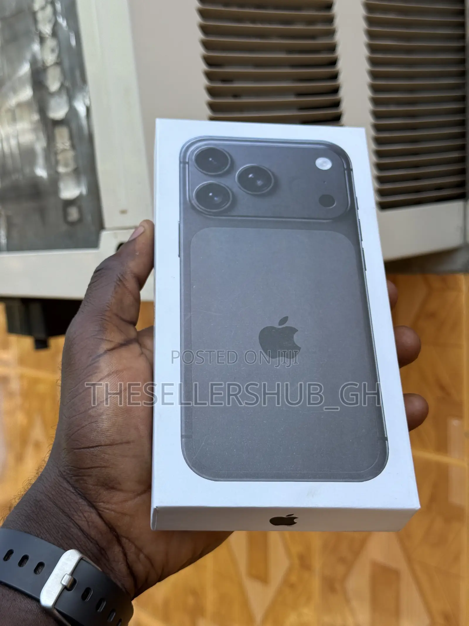 New Apple iPhone 18 Pro Max 1 TB Black