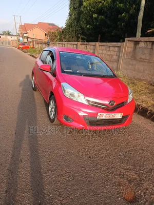 Toyota Vitz 1.3 FWD 5dr 2012 Pink