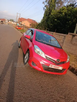 Toyota Vitz 1.3 FWD 5dr 2012 Pink