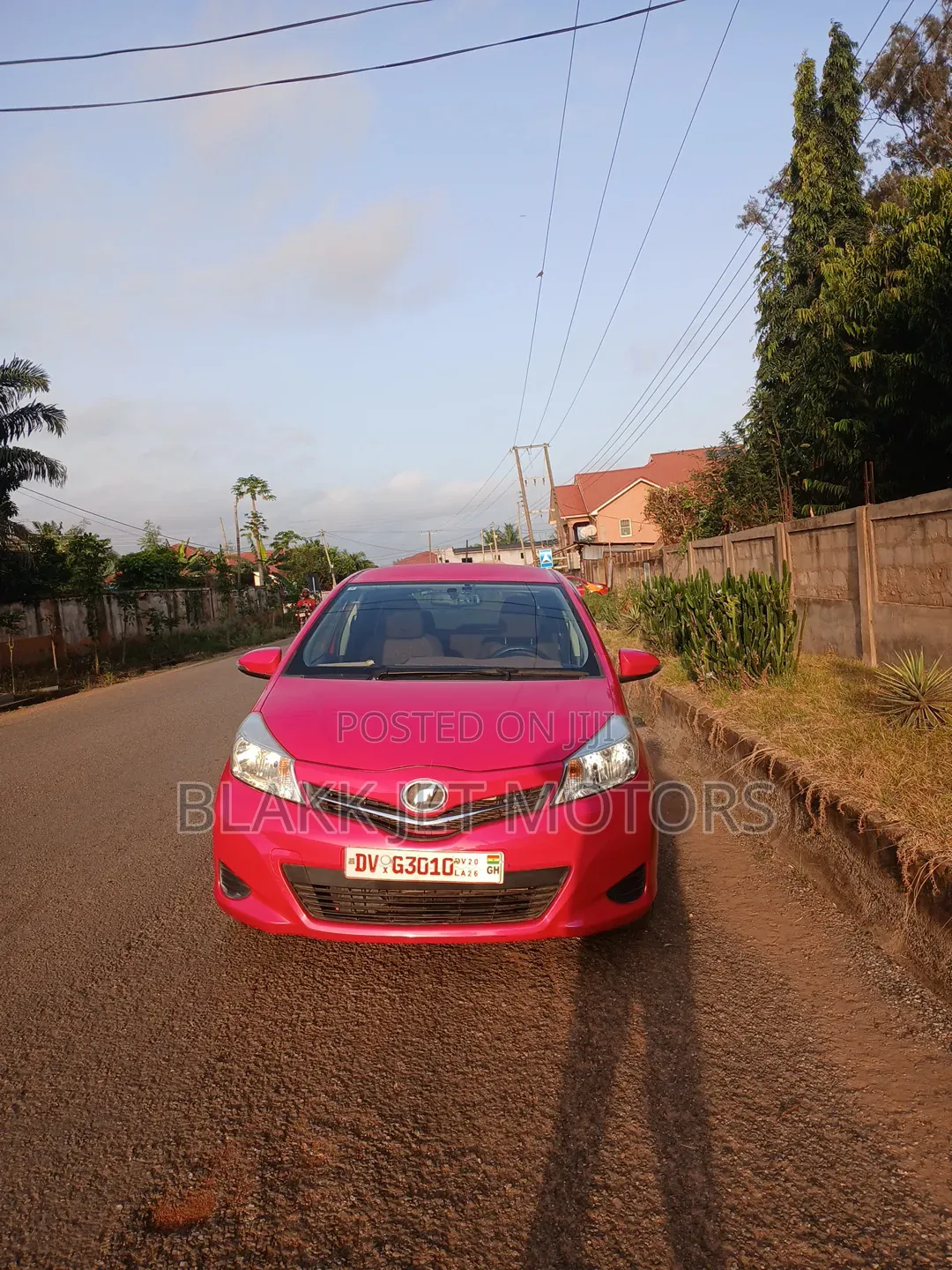 Toyota Vitz 1.3 FWD 5dr 2012 Pink