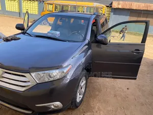 Toyota Highlander V6 2009 Gray